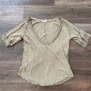 We the Free Top. Women’s size medium. Olive green color.